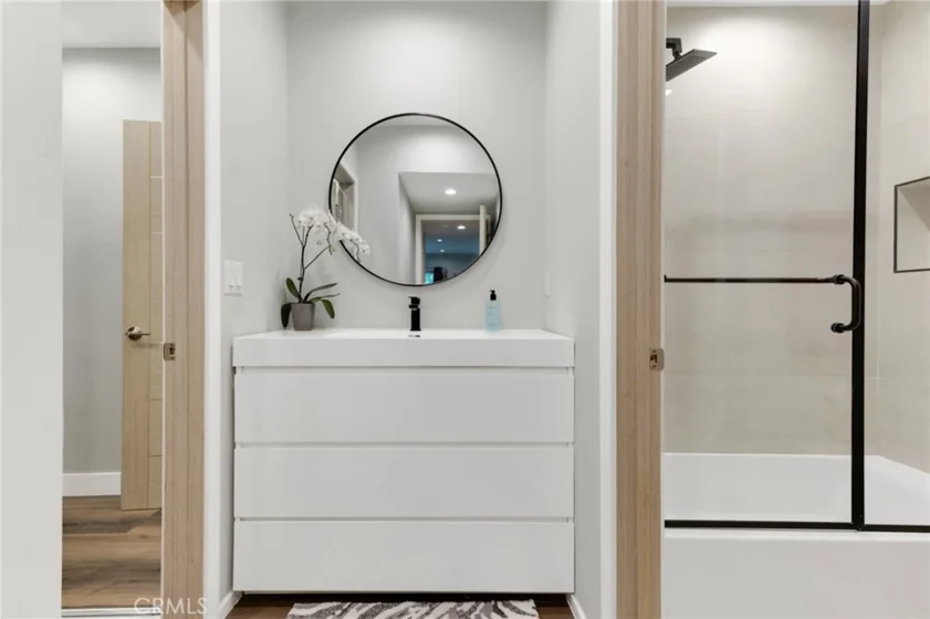 15344 Weddington Street #102 photo 22