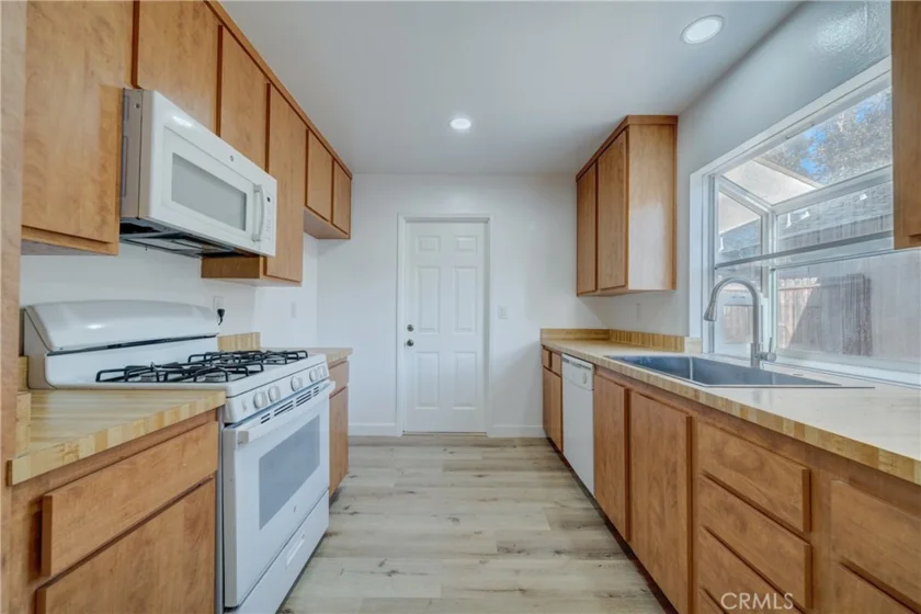 750 Hartford Lane photo 14