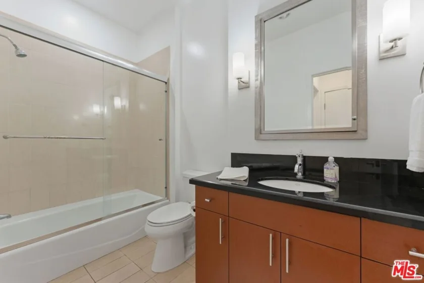3810 Wilshire Boulevard #602 photo 5