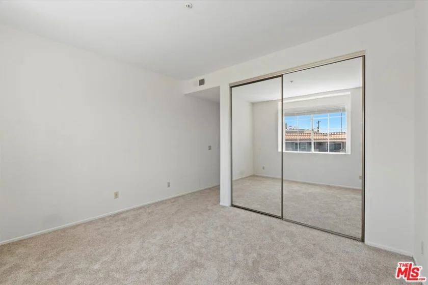 1522 S Saltair Avenue #206 photo 11