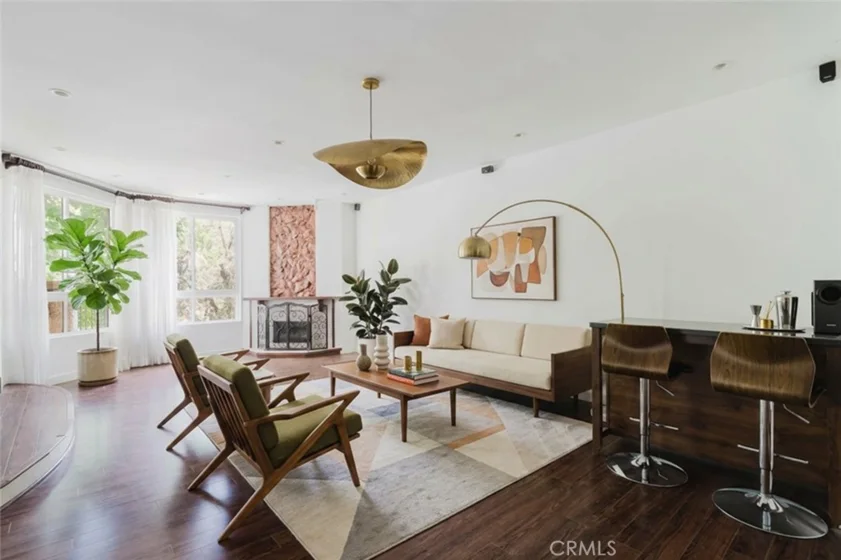 5333 Zelzah Avenue #203 photo 1