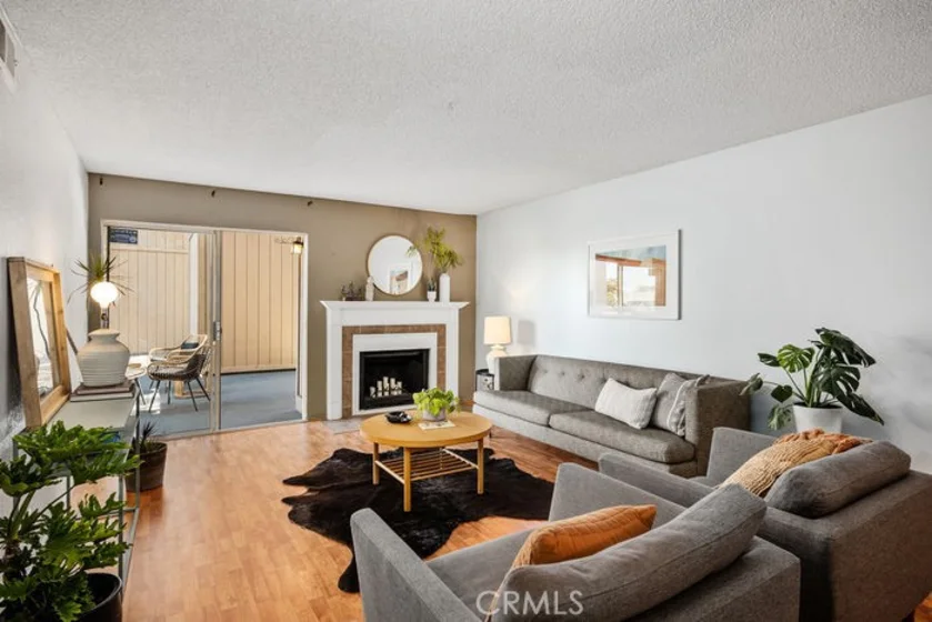 1919 E Beverly Way #102 photo 1