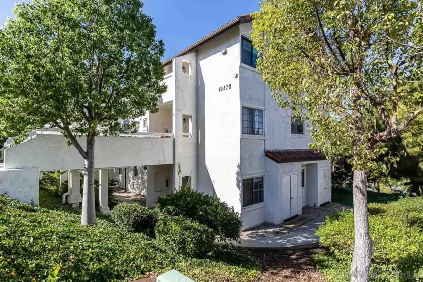 16470 Avenida Venusto #B photo 1