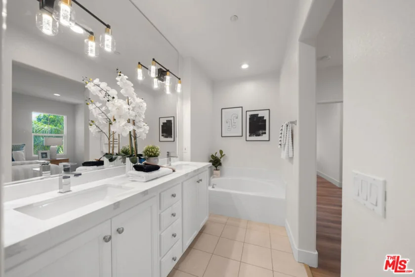 270 Lockford photo 19