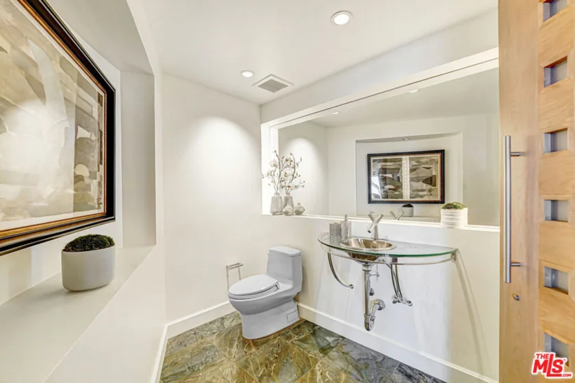 10724 Wilshire Boulevard #1607 photo 9