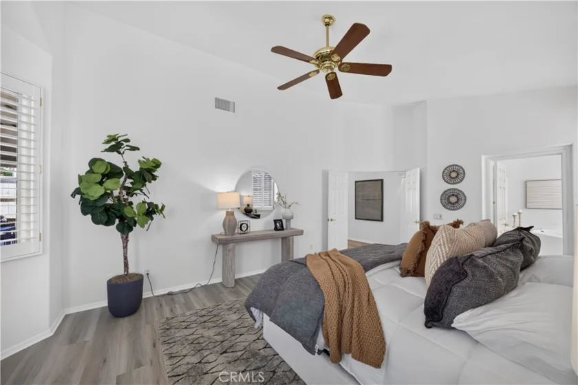 40221 Colony photo 11