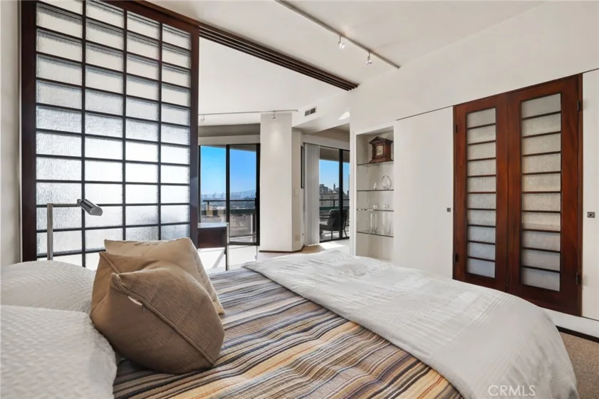1310 E Ocean Boulevard #1604 photo 22