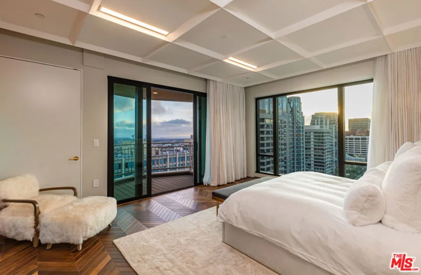 10727 Wilshire Boulevard #1805 photo 20