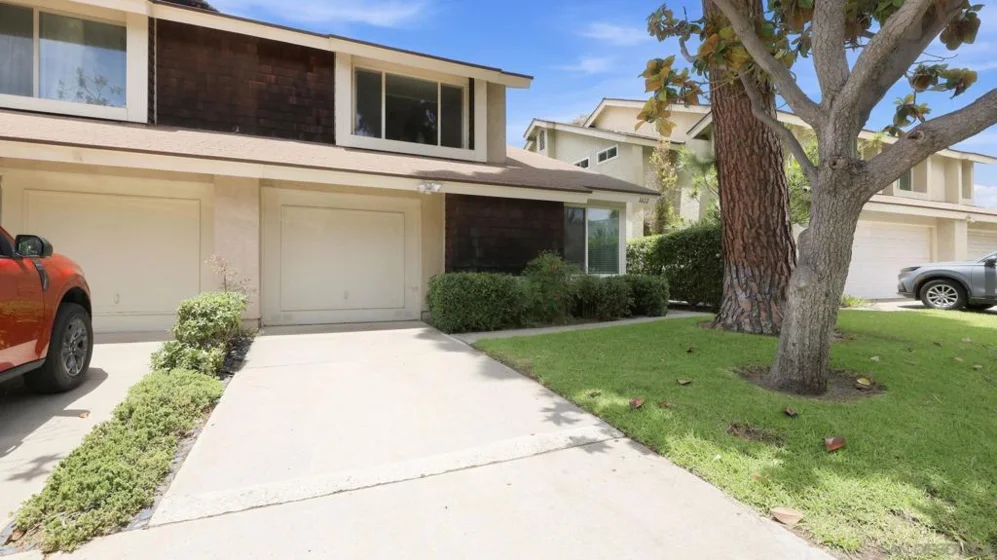 1612 Bridgeview Drive photo 2