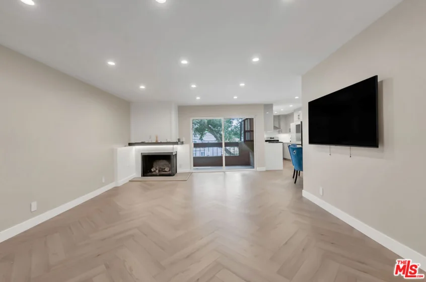 2121 Scott Road #206 photo 6