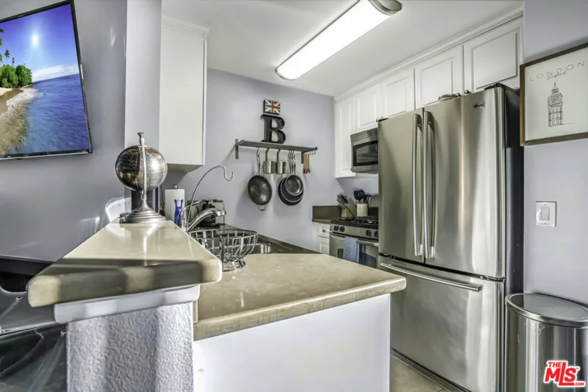 7320 Hawthorn Avenue #315 photo 12