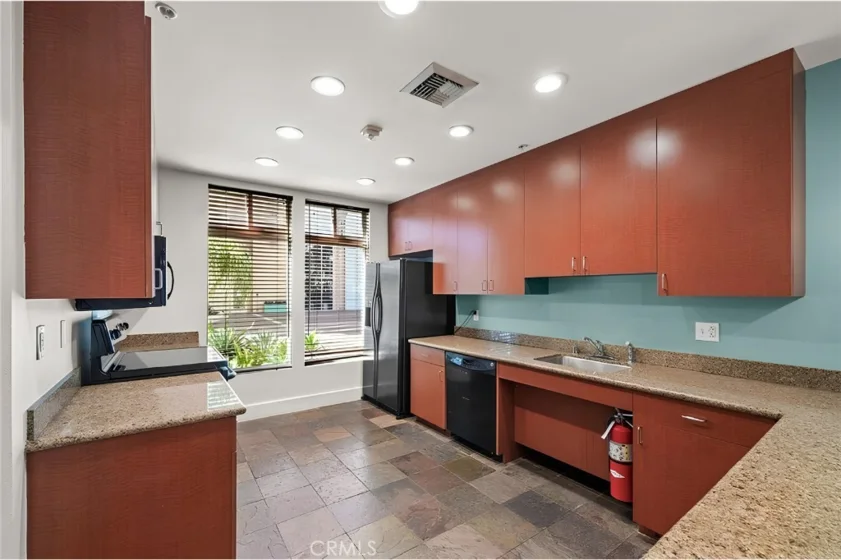 488 E Ocean #1607 photo 25