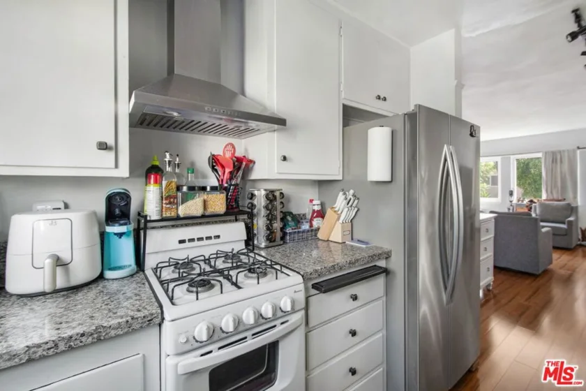 7129 Coldwater Canyon Avenue #10 photo 4