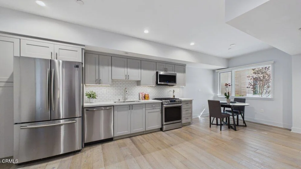 137 S Wilson Avenue #106 photo 11