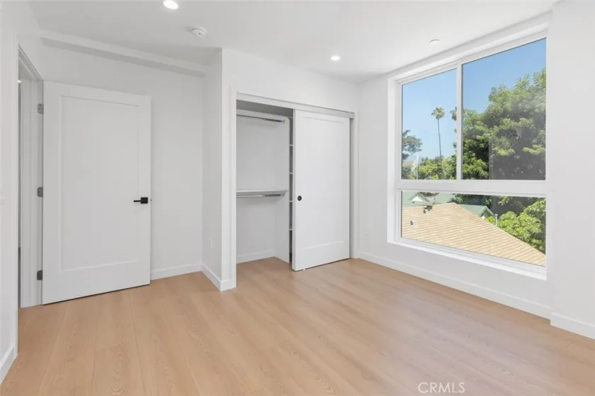 176 N Catalina Avenue #403 photo 21