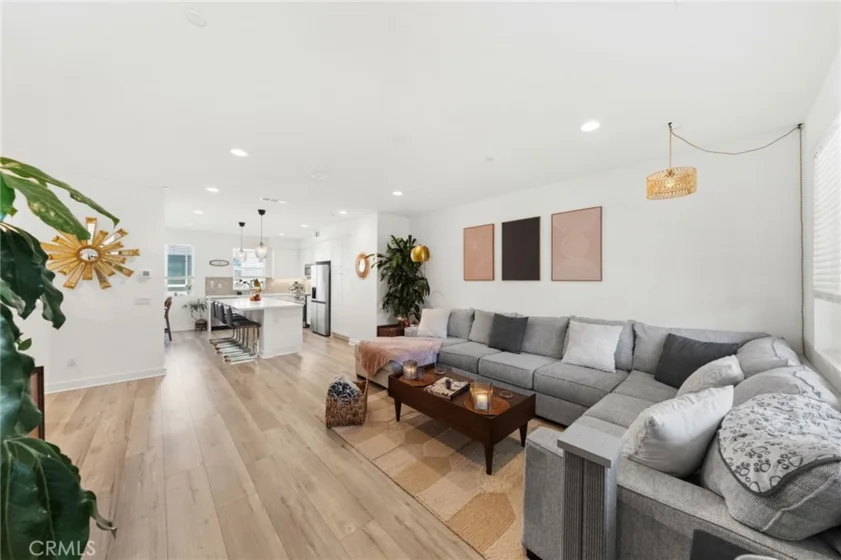 2217 S  Ava Gln photo 11