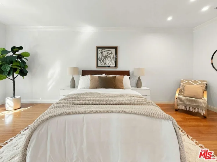 8121 Norton Avenue #201 photo 33