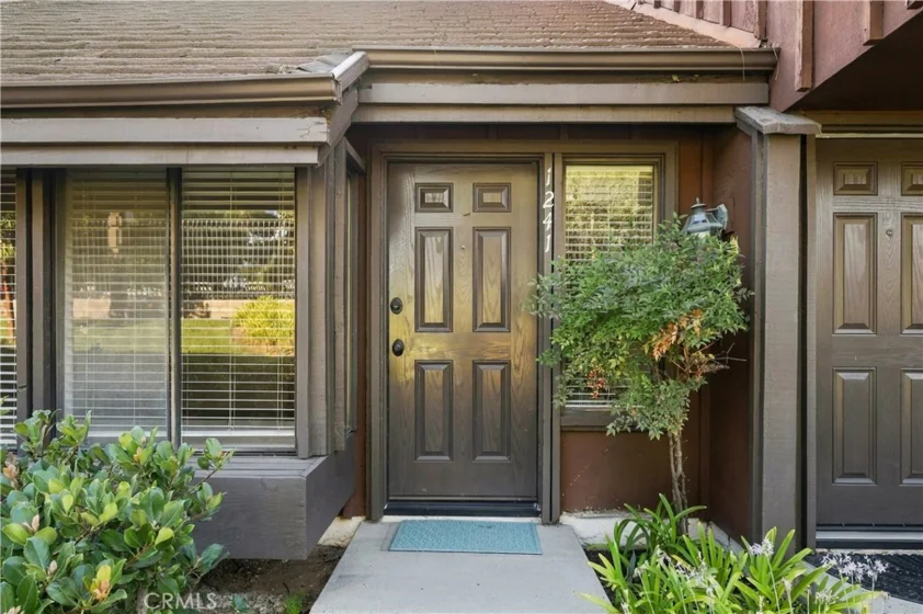 1241 Stonewood Court photo 3