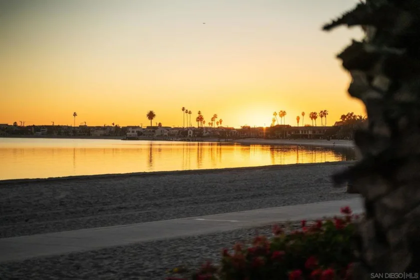 1177 Pacific Beach Drive ##A photo 6