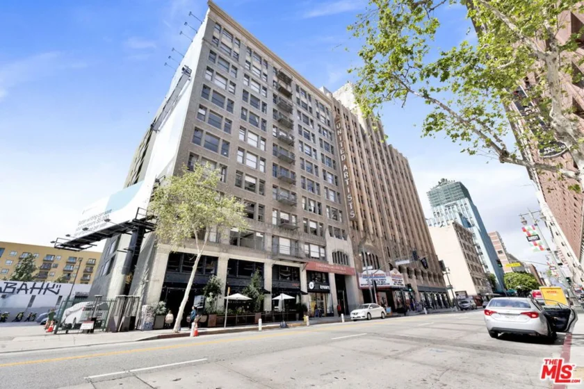 939 S Broadway #308 photo 11
