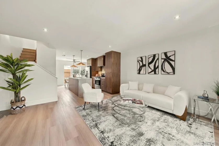 435 Woodlawn Avenue #D photo 1