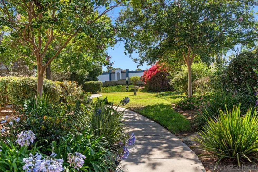7508 Parkway Drive #105 photo 30