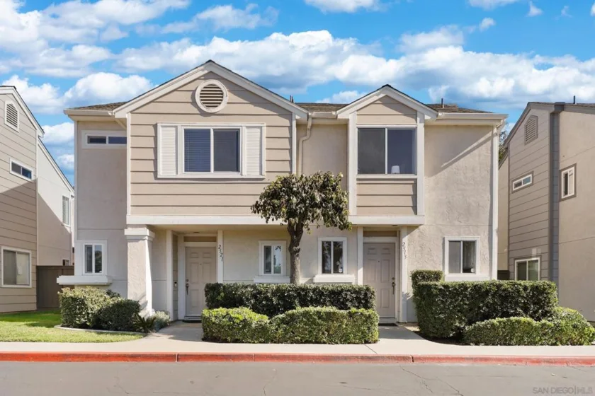 2515 Kings View Circle photo 1
