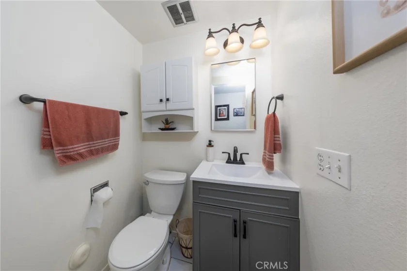 855 Las Lomas #B photo 12