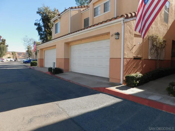 9051 Calle Del Verde photo 1