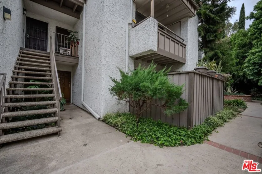 15511 Sherman Way #40 photo 22