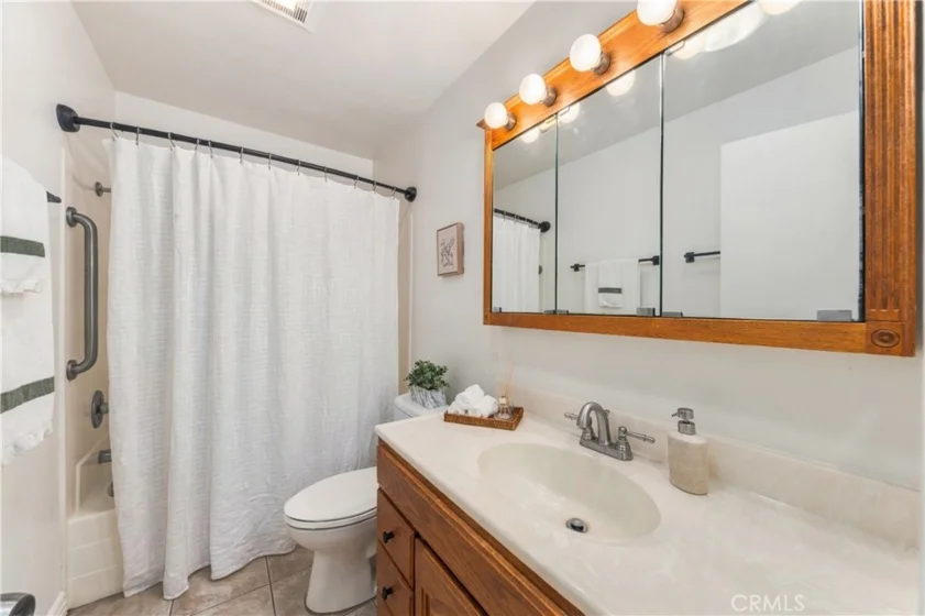2530 Clairemont Drive #301 photo 15