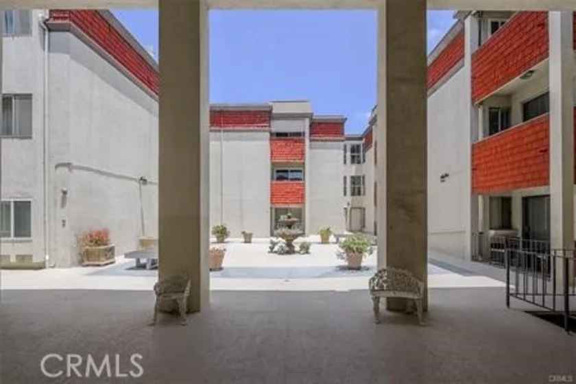 5651 Sumner #109 photo 27