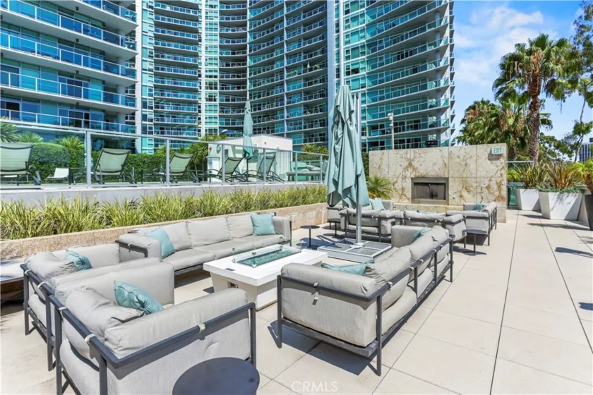 13650 Marina Pointe Drive #609 photo 45