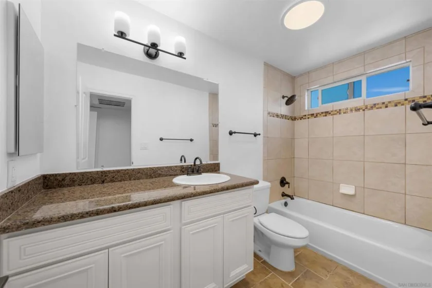 1030 Robinson Avenue #202 photo 22