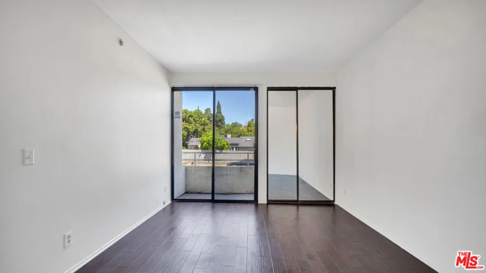 13920 Moorpark Street #106 photo 31