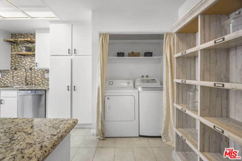 13331 Moorpark Street #318 photo 15