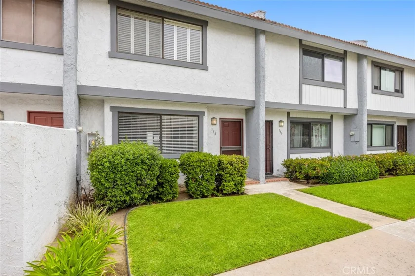 1910 W Palmyra Avenue #138 photo 1