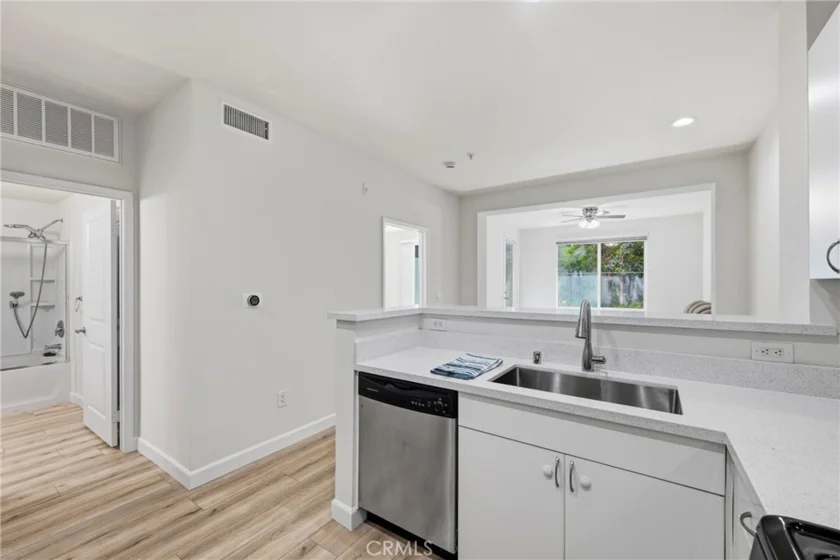 1801 E Katella Avenue #1096 photo 4