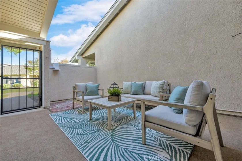 8605 Solano #1005-B photo 6