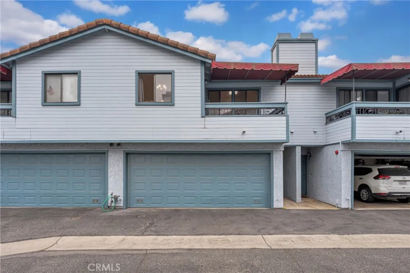 1255 N Los Robles Avenue #18 photo 2