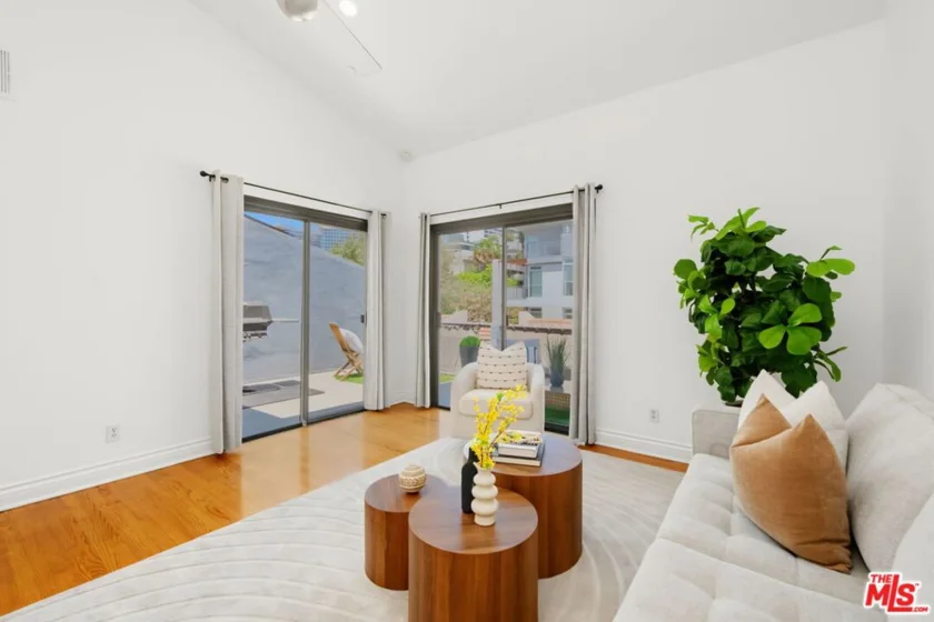 1222 N Kings Road #8 photo 24