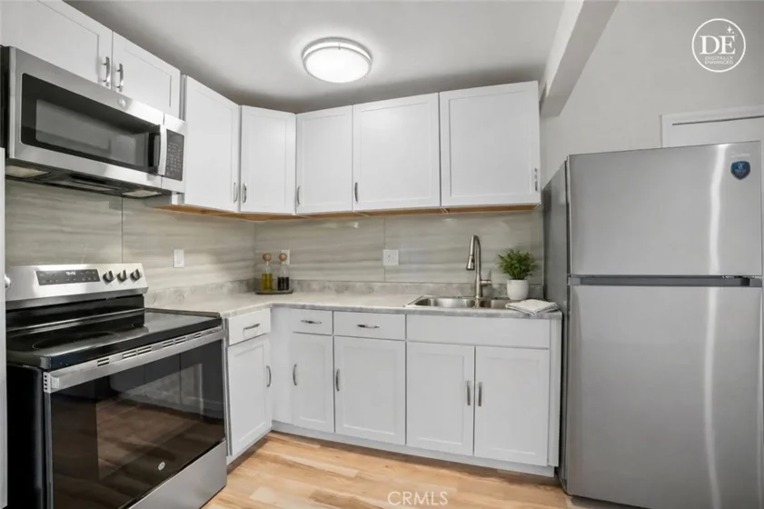 21801 Roscoe Boulevard #206 photo 19