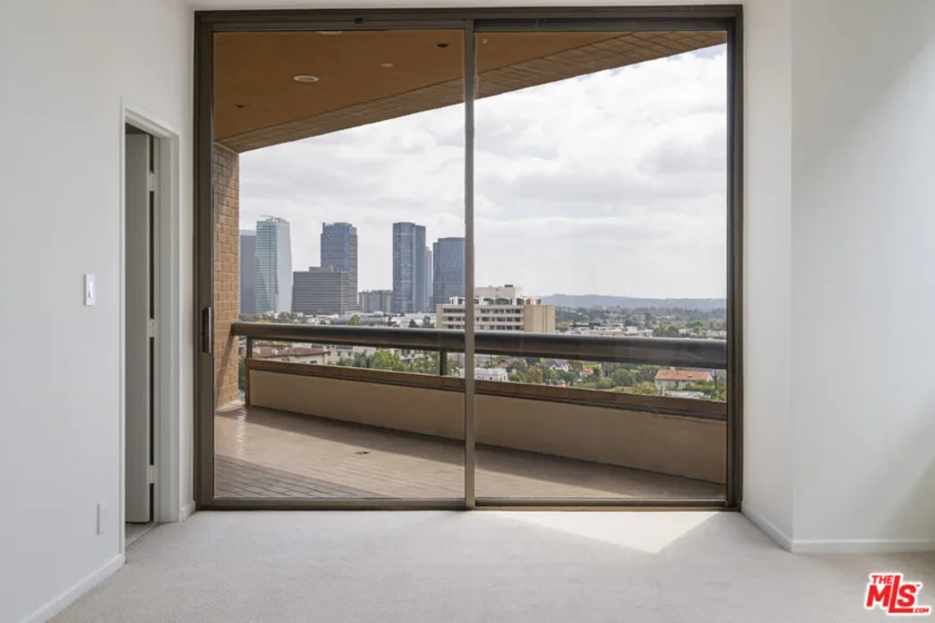 10430 Wilshire Boulevard #606 photo 21