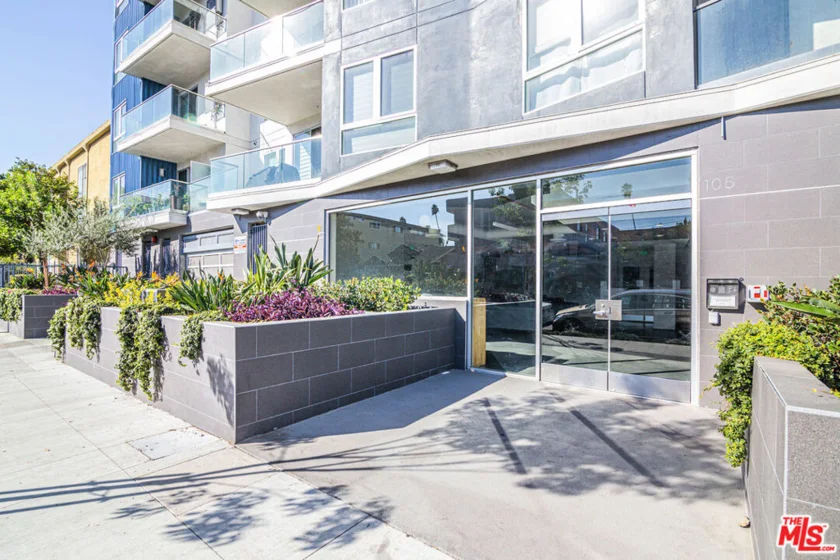 105 S Mariposa Avenue #204 photo 39