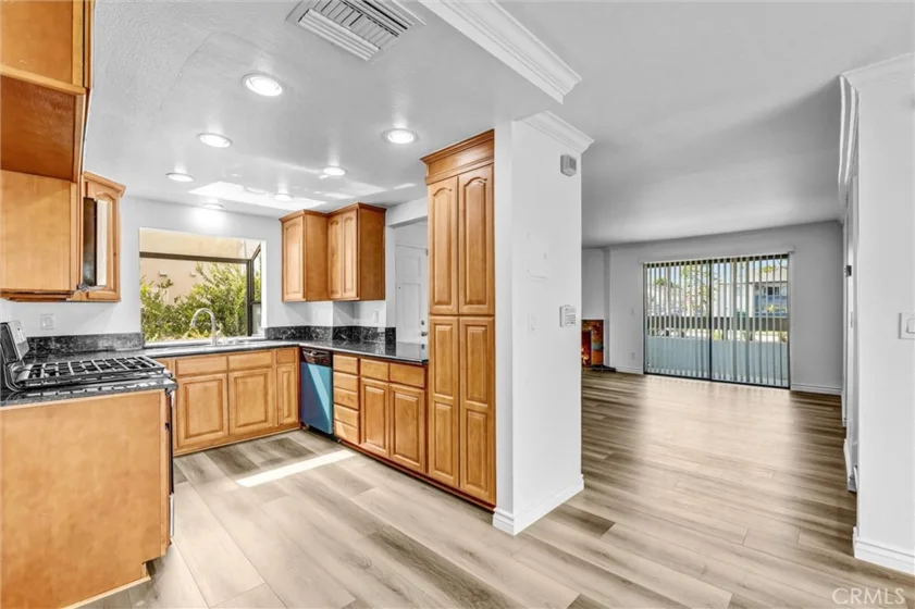 19620 Sherman Way #1 photo 11