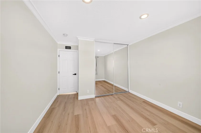 4657 Larwin photo 16