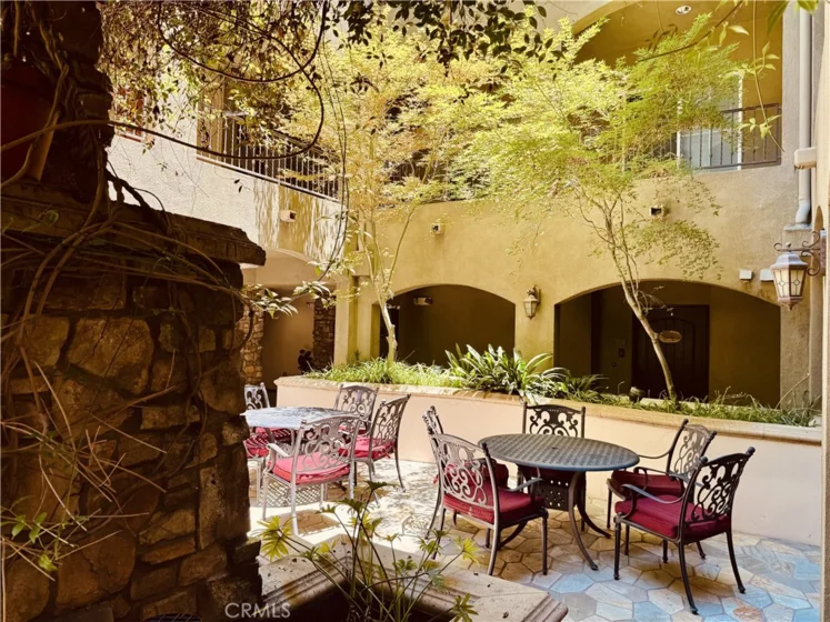 13200 Moorpark #203 photo 8