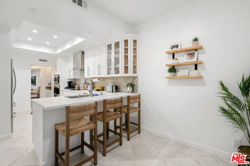 4338 Redwood Avenue #B213 photo 6