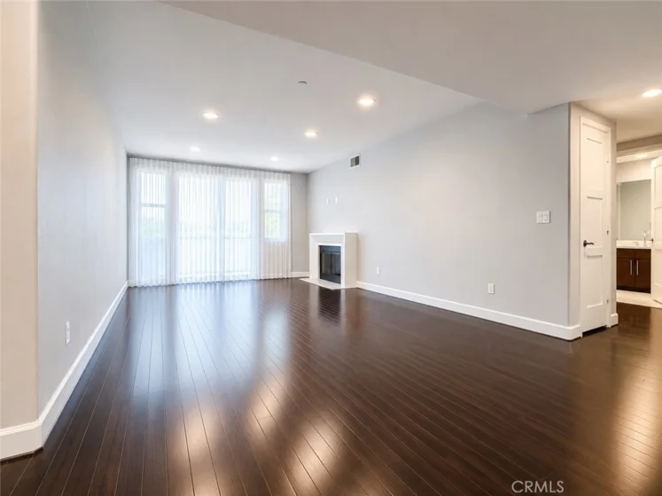 14412 Killion Street #310 photo 2