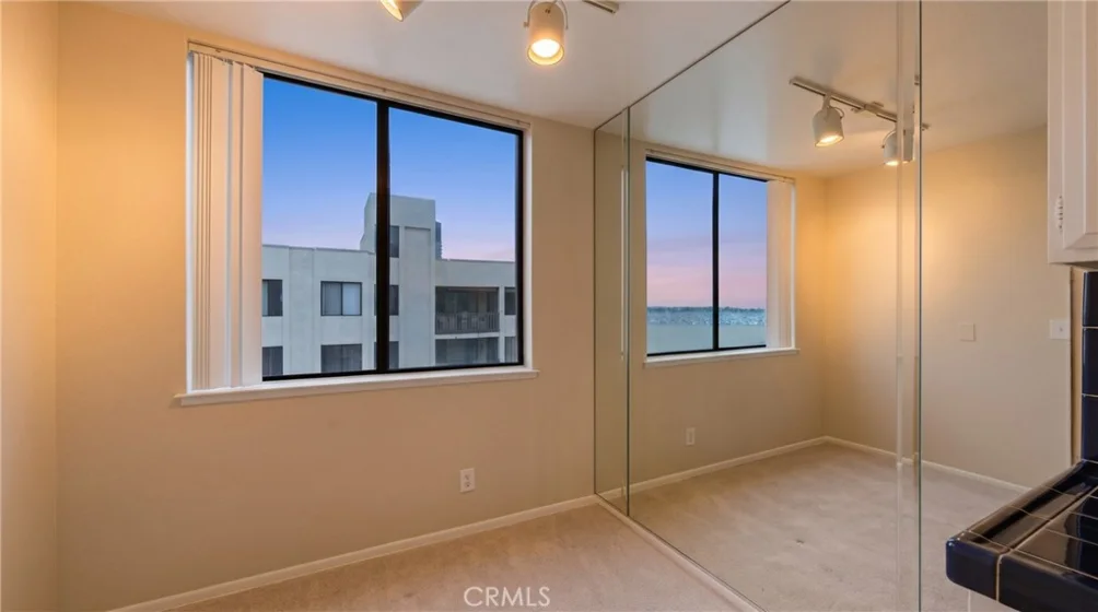 1140 E Ocean photo 17